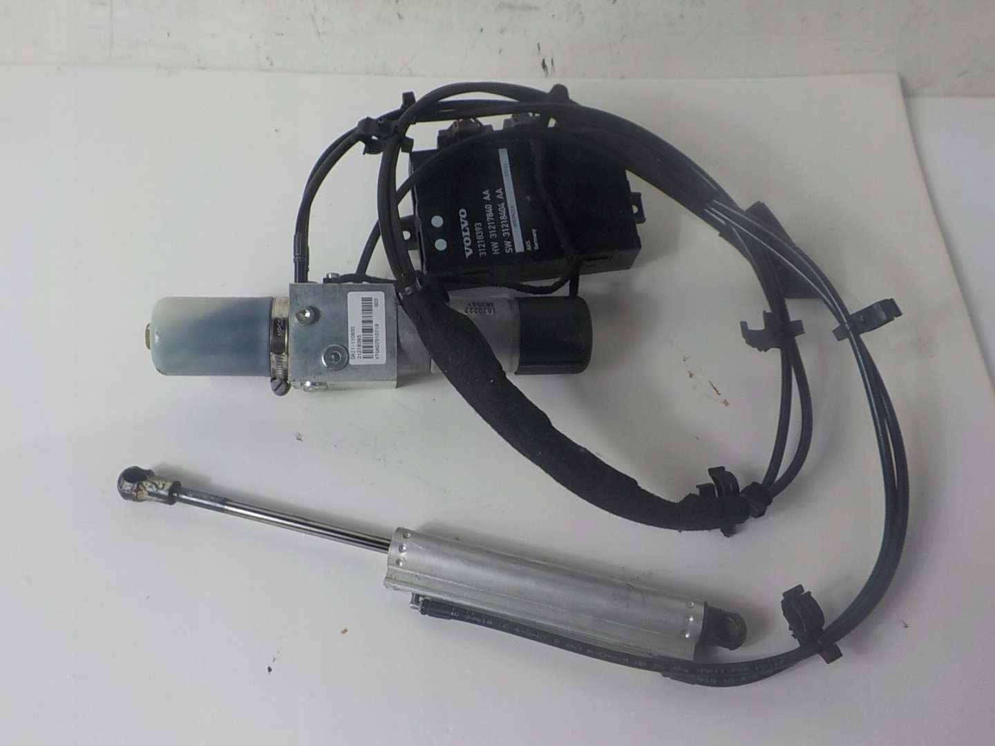 VOLVO V70 III damper pump control unit bonnet boot 31218393