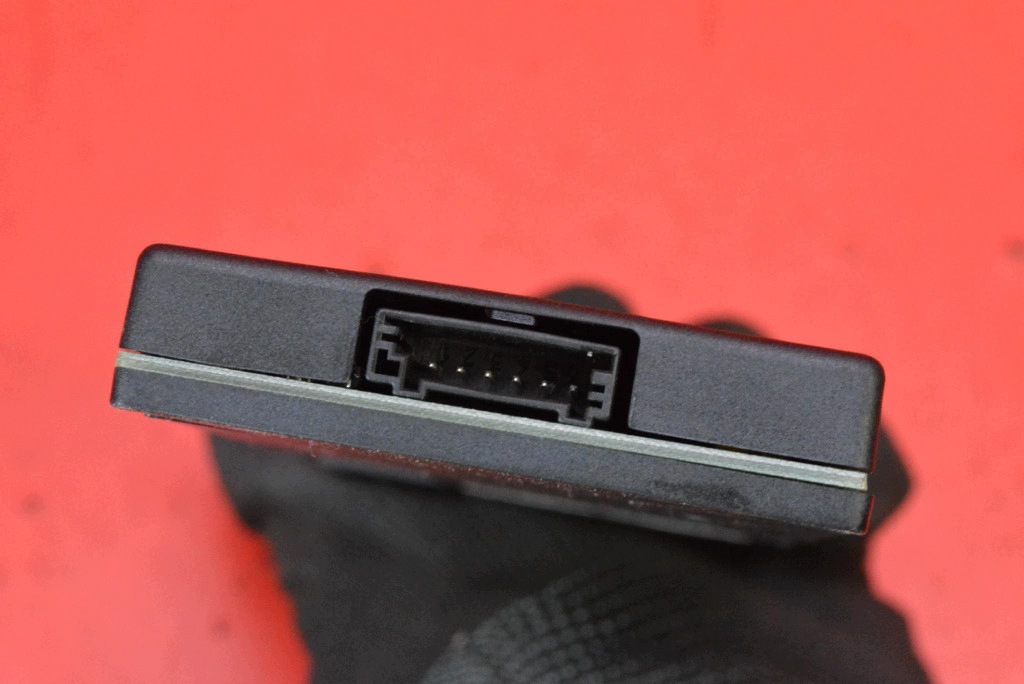 zesilovač ANTENY 6934846-06 BMW E90 E91 04-10