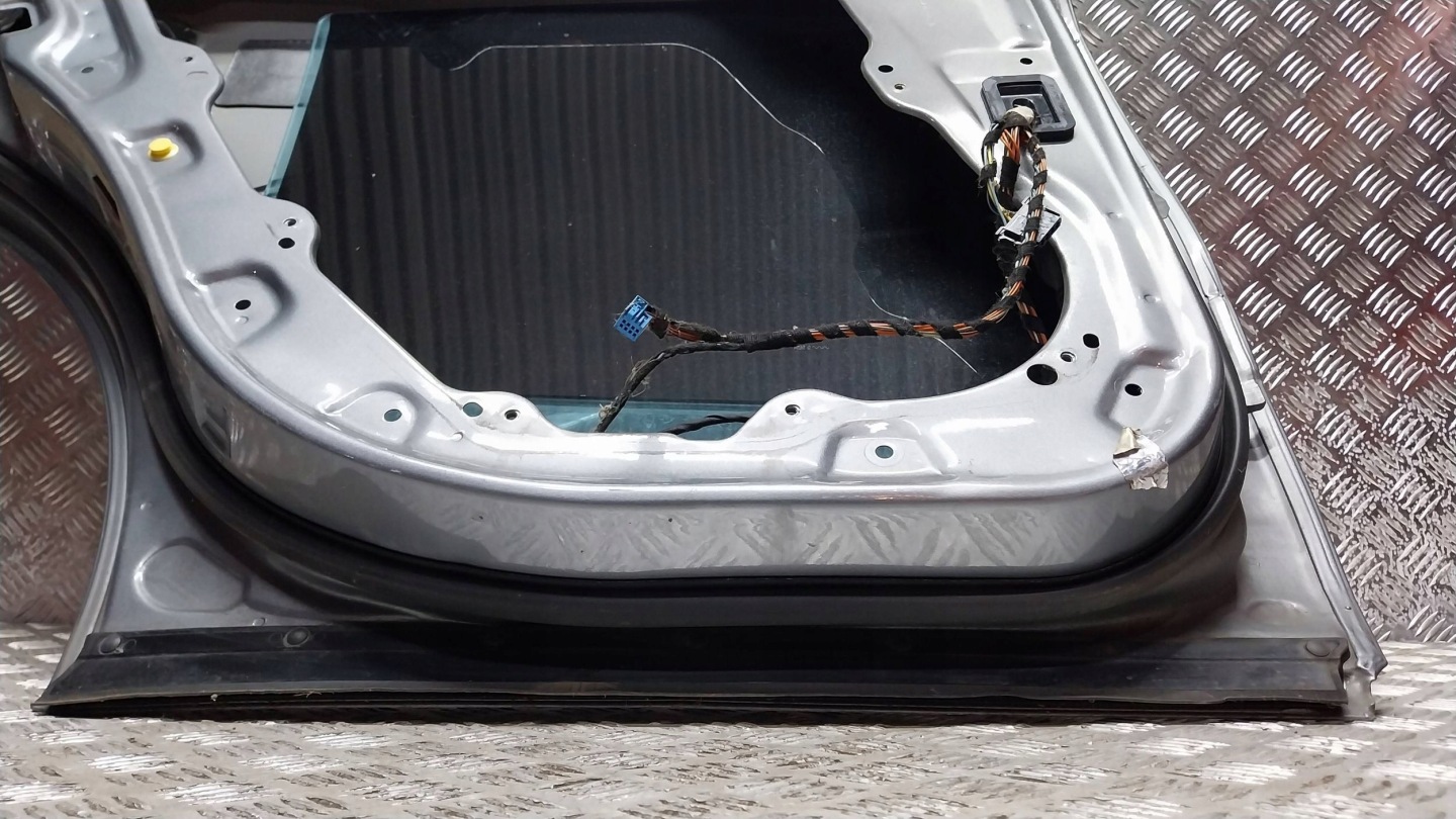 Tür heck links MERCEDES ML W164 05