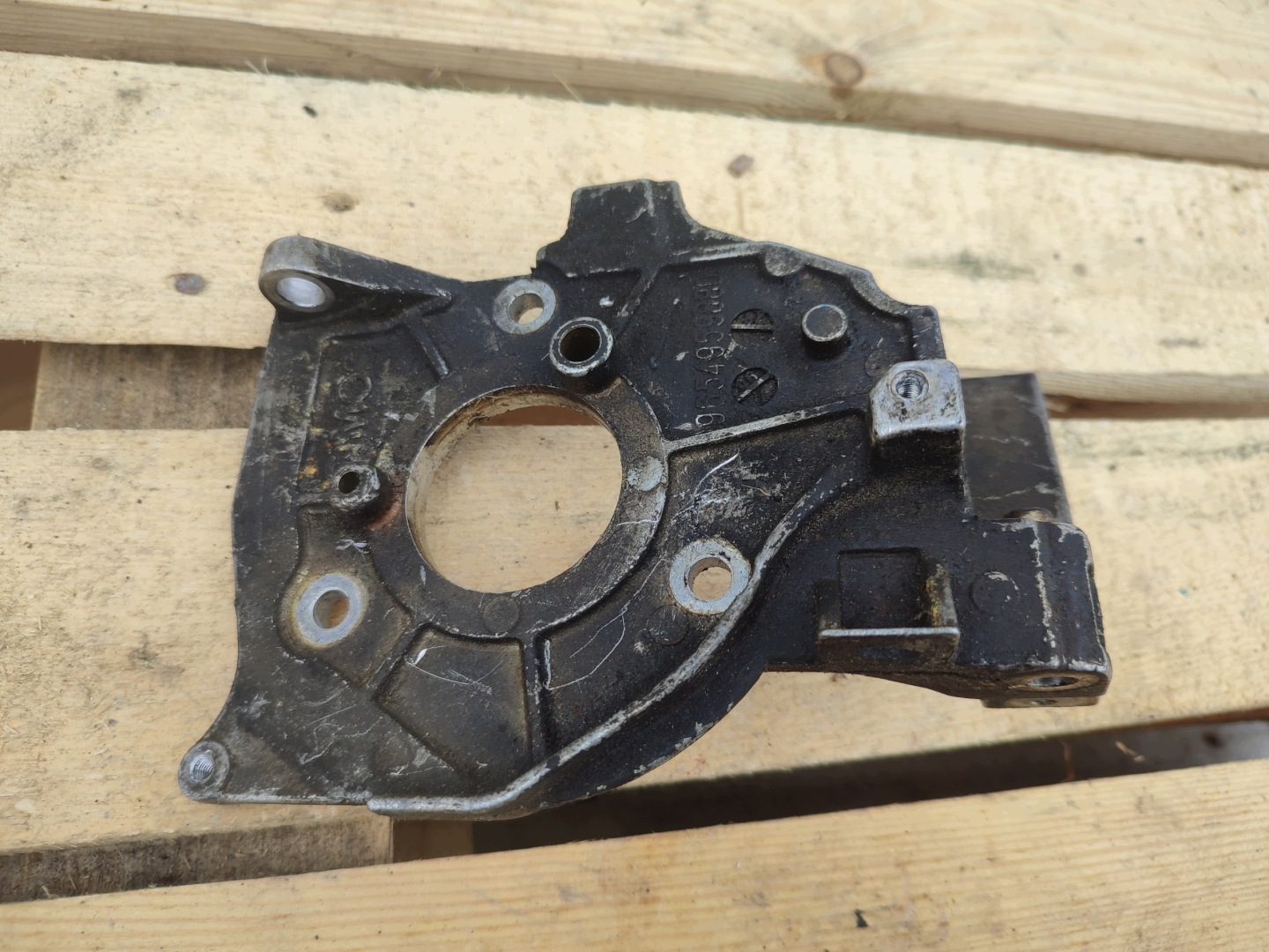 Support plaque Pompe d’injection CITROEN C4 et PICASSO GRAND