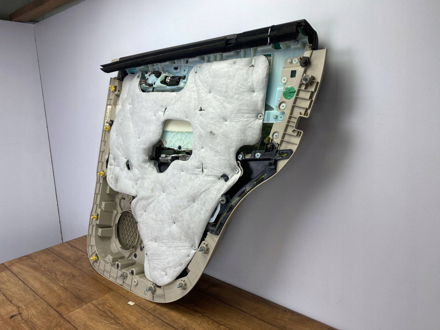 side left rear part Cadillac Escalade IV 2015+