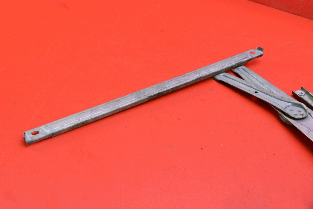 window regulator right front EU 69810-0F020 TOYOTA VERSO 09-13