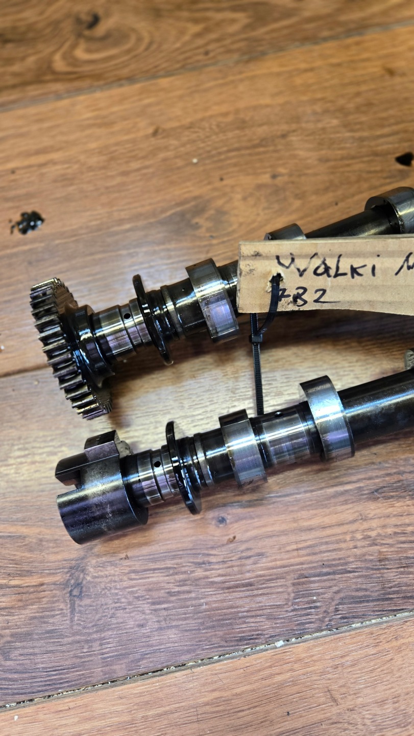 Arbre à cames d’échappement RENAULT TRAFIC II 2.0 DCI M9R 782