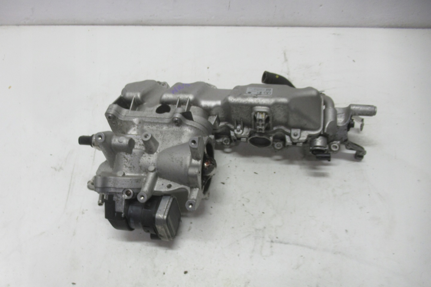 MERCEDES W169 2.0 CDI intake manifold A6400901537