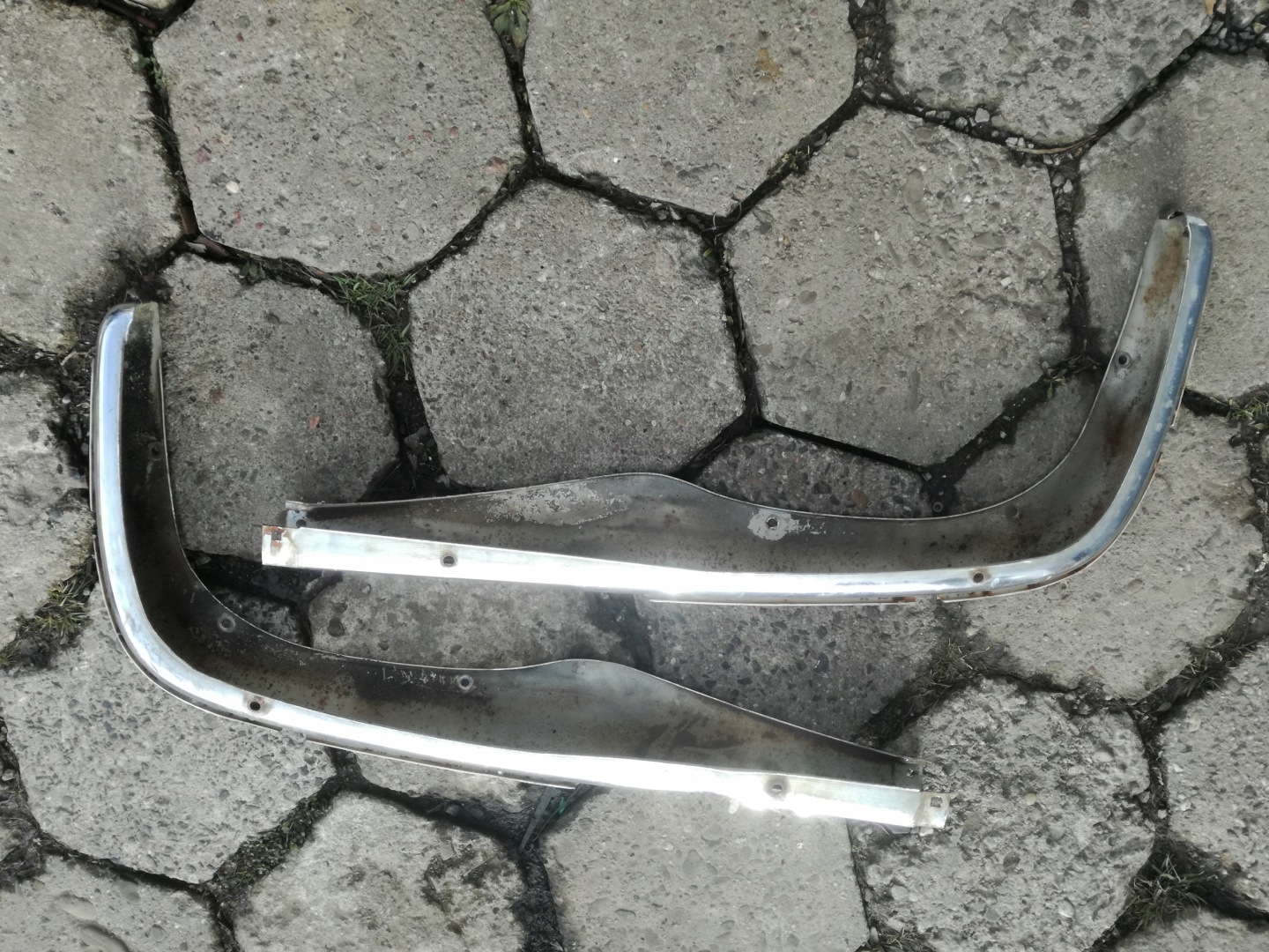 bumper front MERCEDES W108 1088800370 1088800470