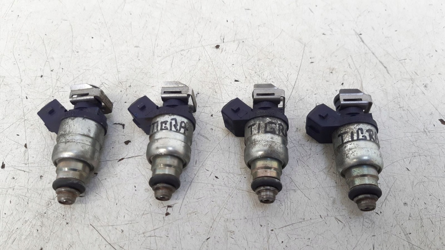 injector Opel Tigra B 1,8