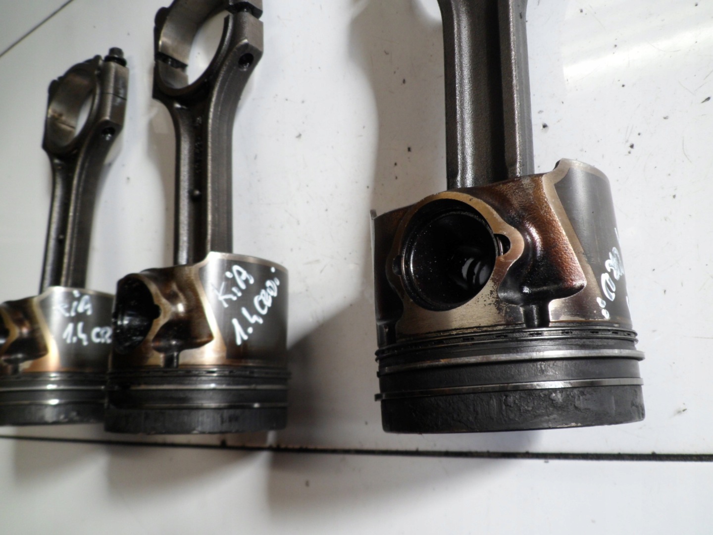 KIA HYUNDAI 1.4CRDI D4FC piston with connecting rod