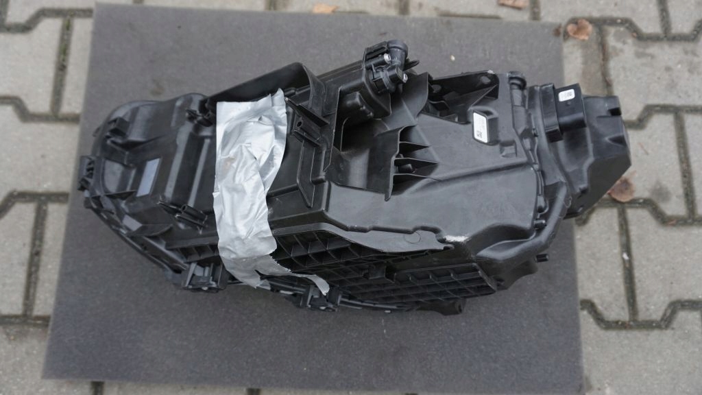 VOLVO XC40 LIFT - light right front LED EUR