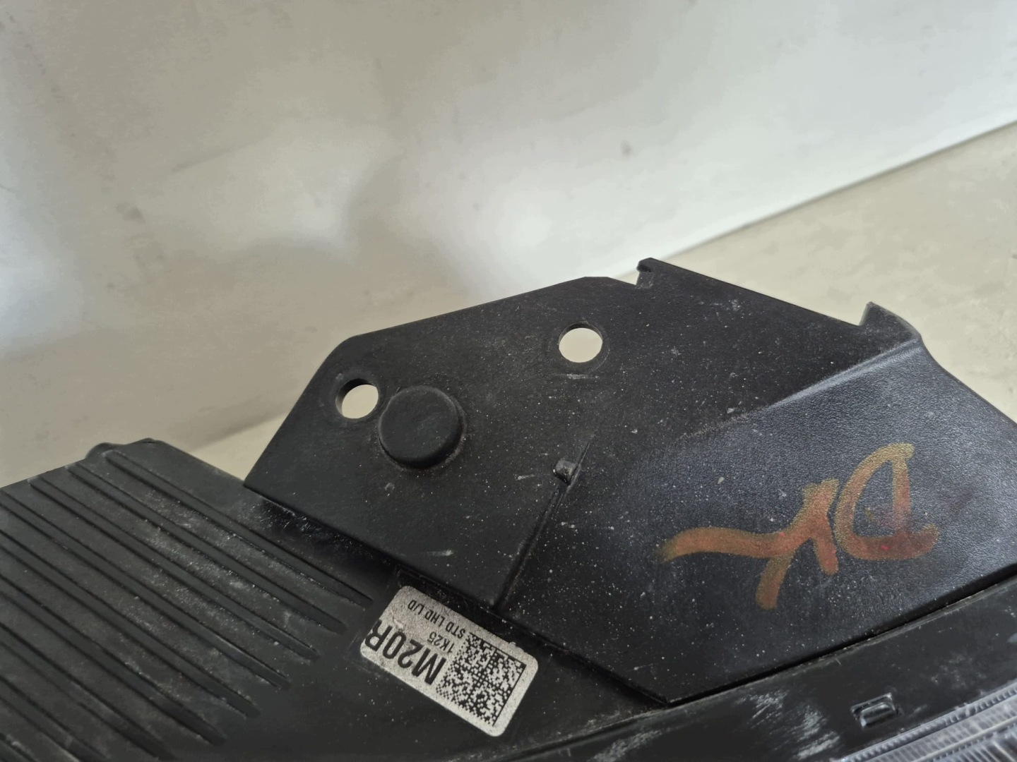 HYUNDAI IONIQ 16- light right front front lens 92102-G2020