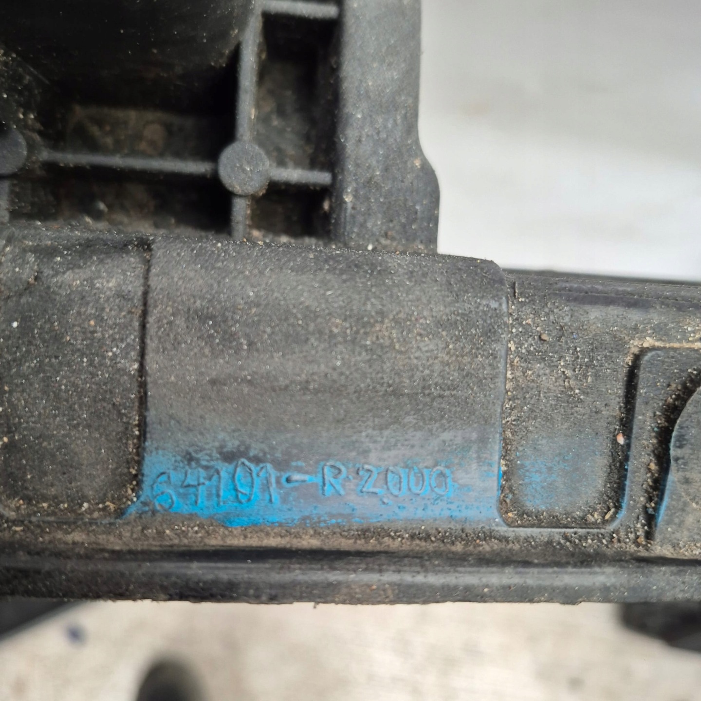 KIA SPORTAGE V 5 21- support panel for radiators pillar 64101-R2000