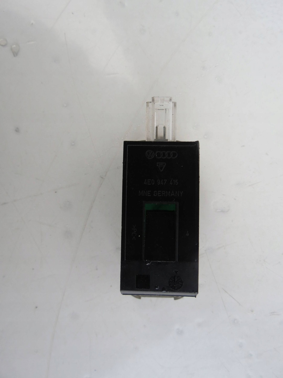 Feux phare OSWIETLENIE Interne AUDI Q7 3.6 4E0947415