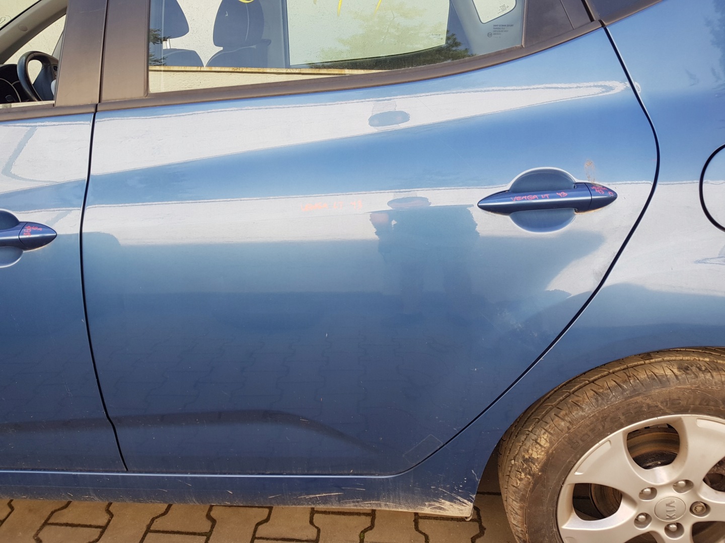 KIA VENGA door left rear part rear. left J3 2009