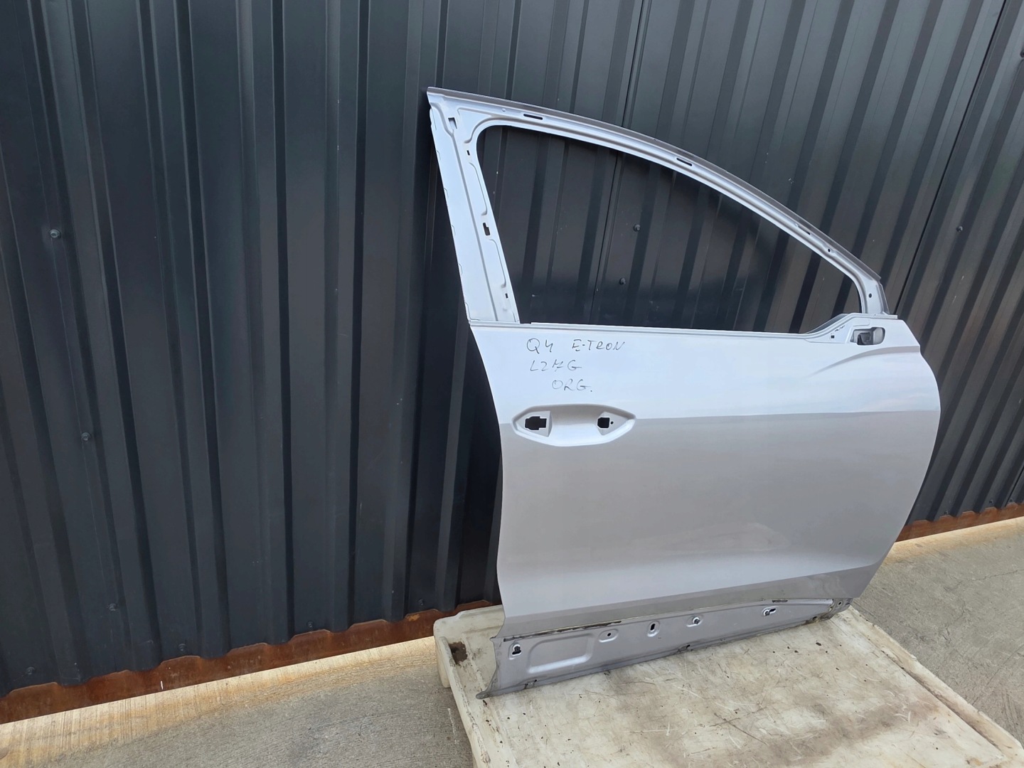 door right front AUDI Q4 E-TRON SPORTBACK LZ7G original !!!