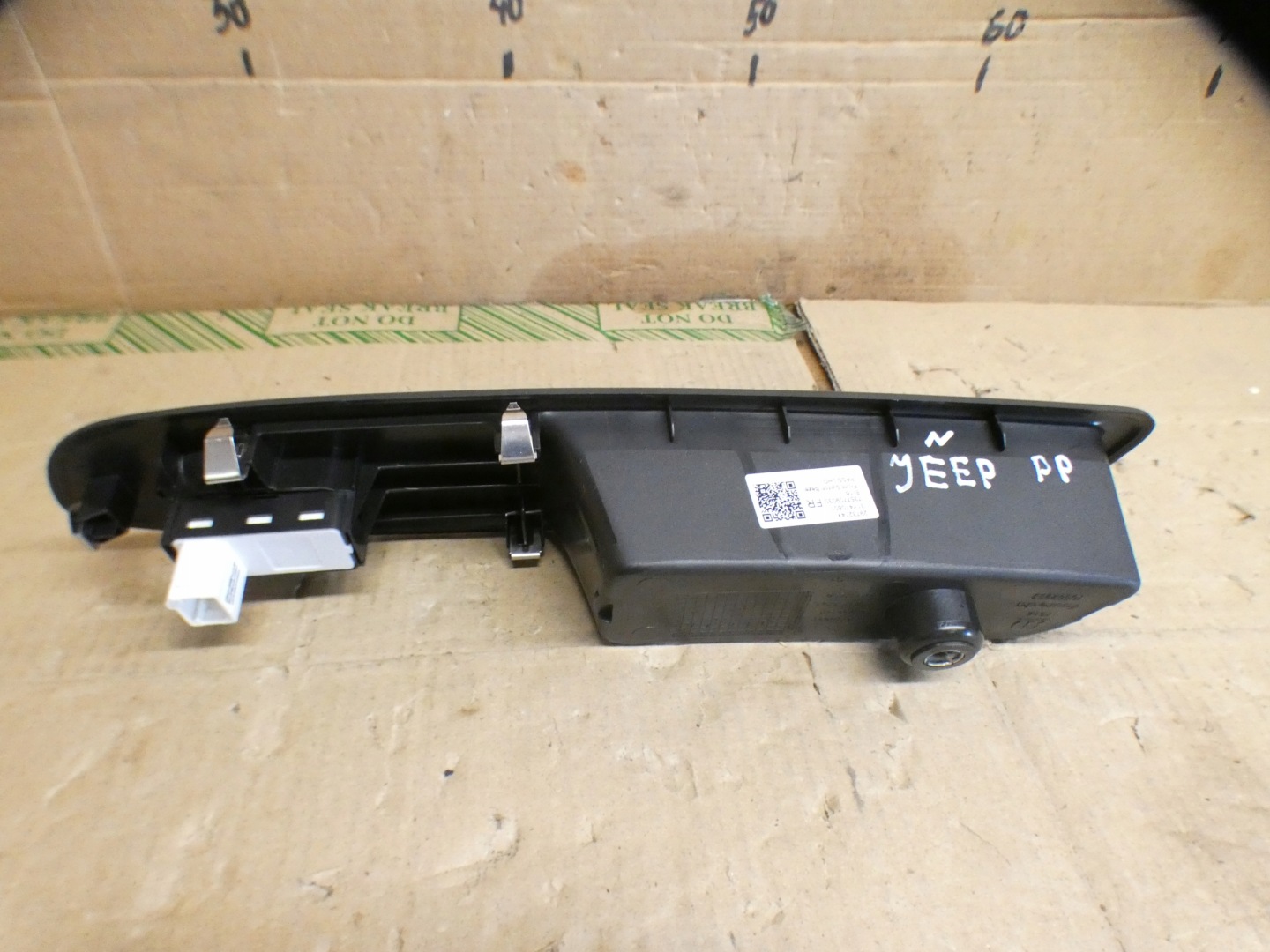 Panel window control switch of mirrors Fiat 600 Jeep Avenger 7357709030