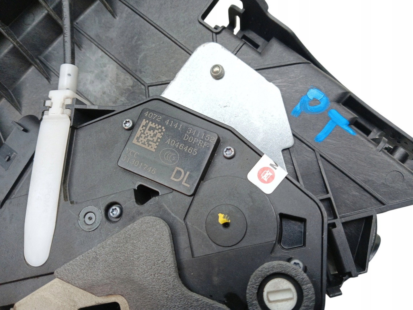 lock door right rear part VOLVO V60 and 31301746