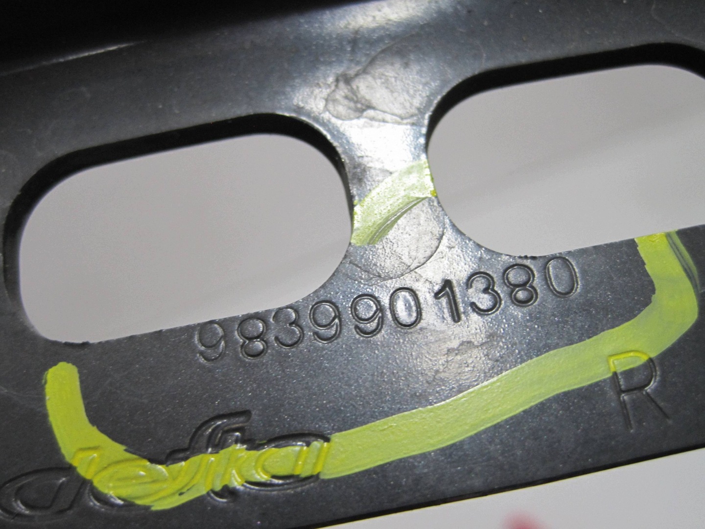bonnet hinges right PEUGEOT 2008 II 9839901380