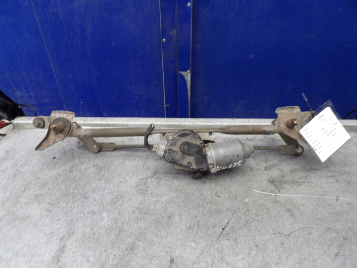 Mazda 6 wiper mechanism front 159300-0640