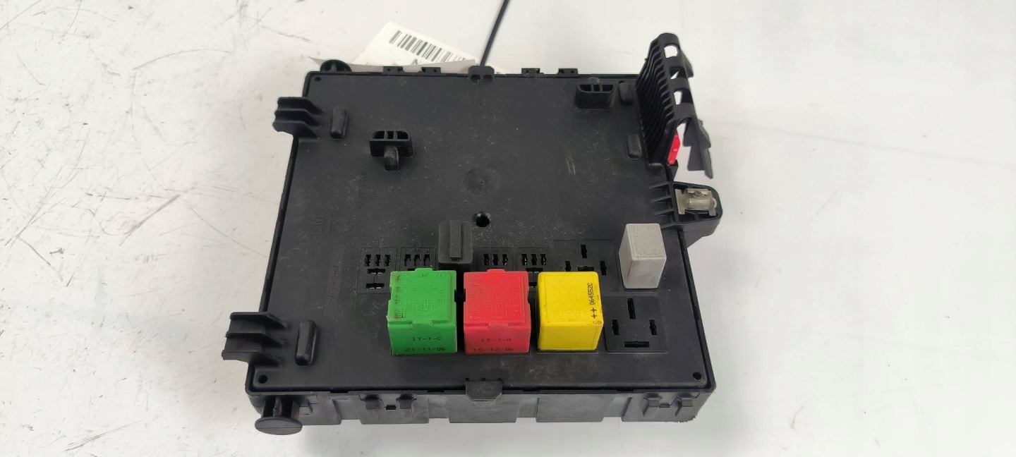 Module fusibles 460023260 OPEL SIGNUM