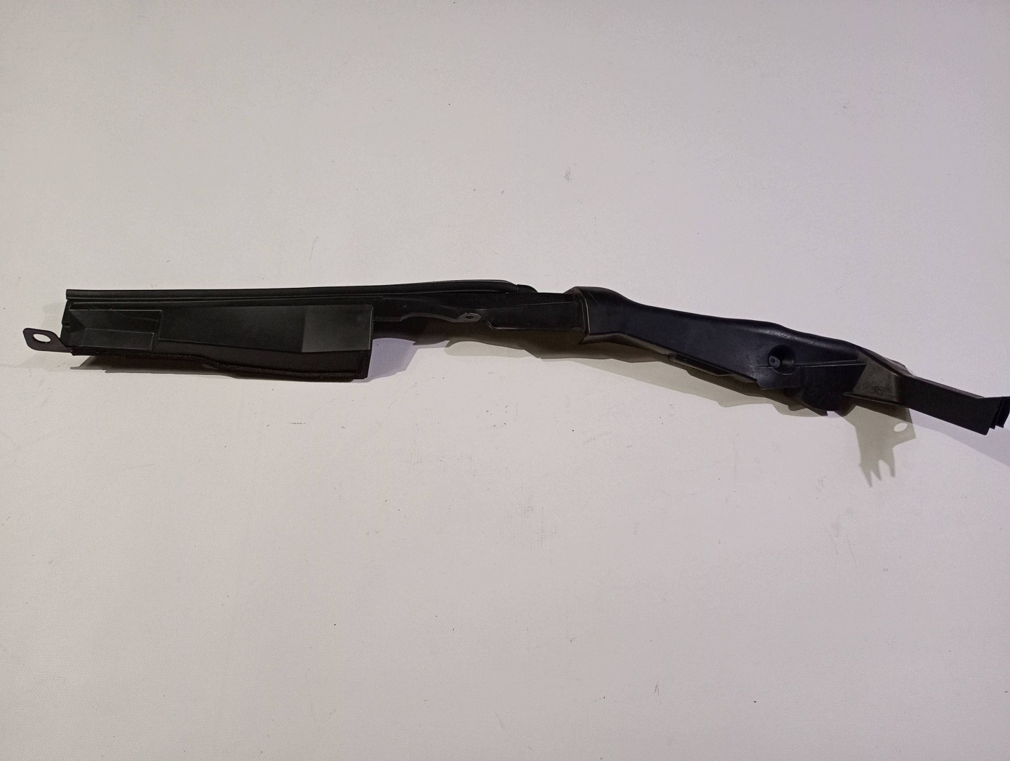 couverture joint aile avant gauche Nissan 370Z Cabrio 2009