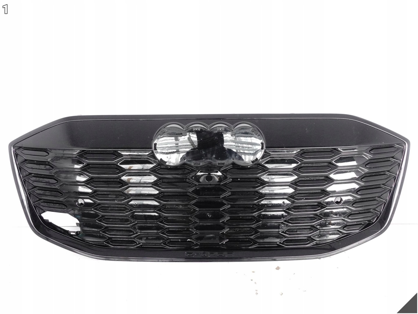 AUDI Q6 SQ6 E-TRON 85H S-LINE 23- bumper grill grille front (PDC/KAMERA)