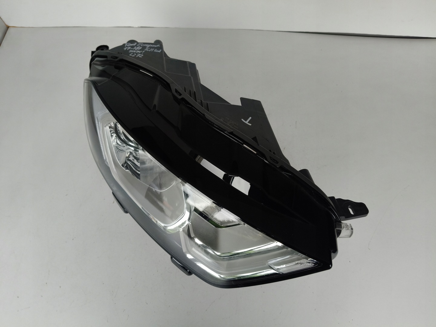 light right REFLEKTOR FORD ECOSPORT LIFT 17- LED