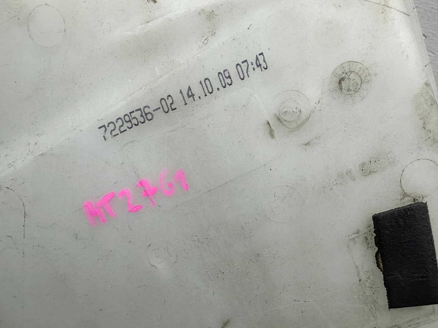 washer fluid tank BMW 1 E82 E88 7229536