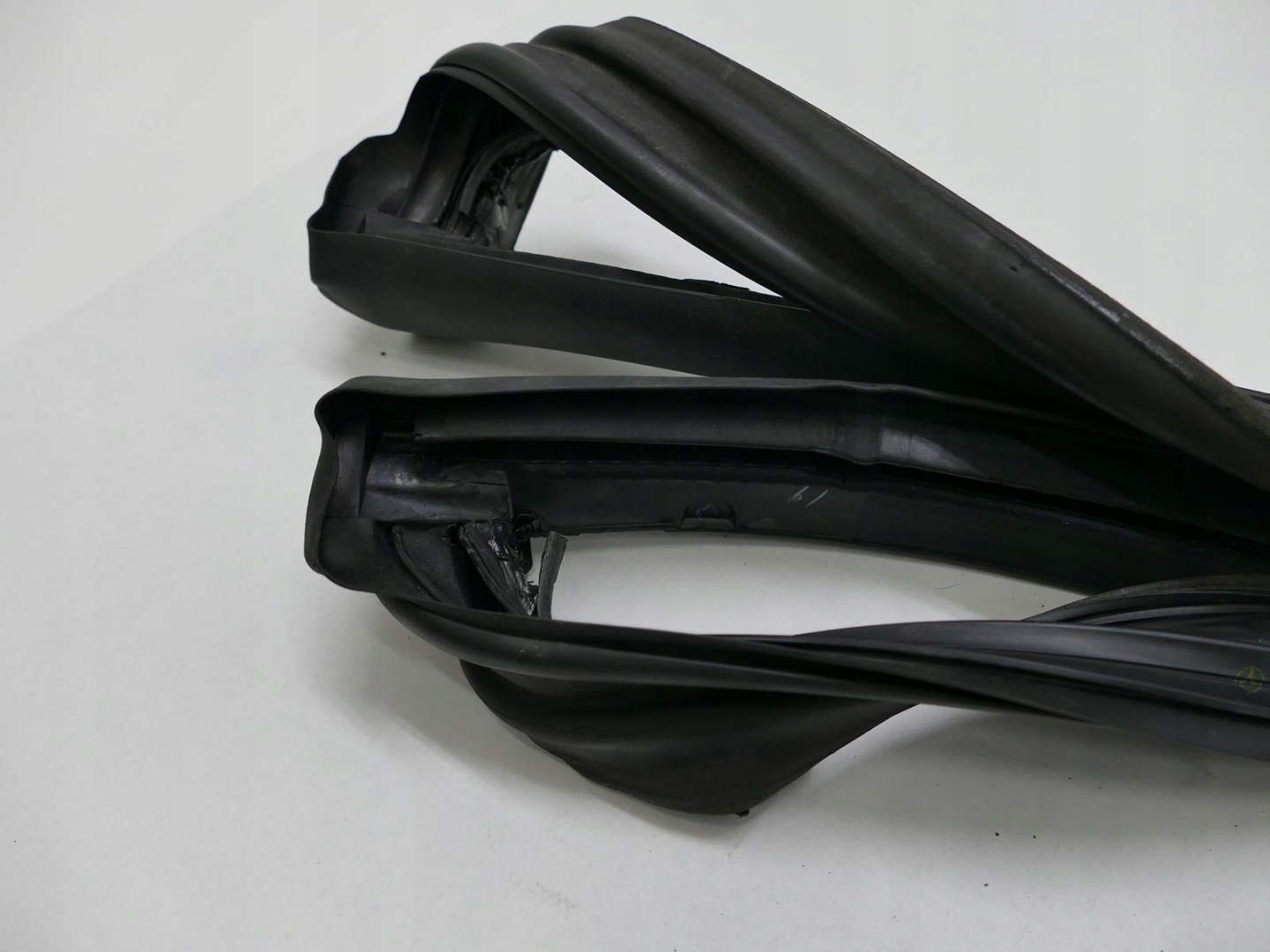 MERCEDES W207 A207 CABRIO JOINT MOULAGE TOIT