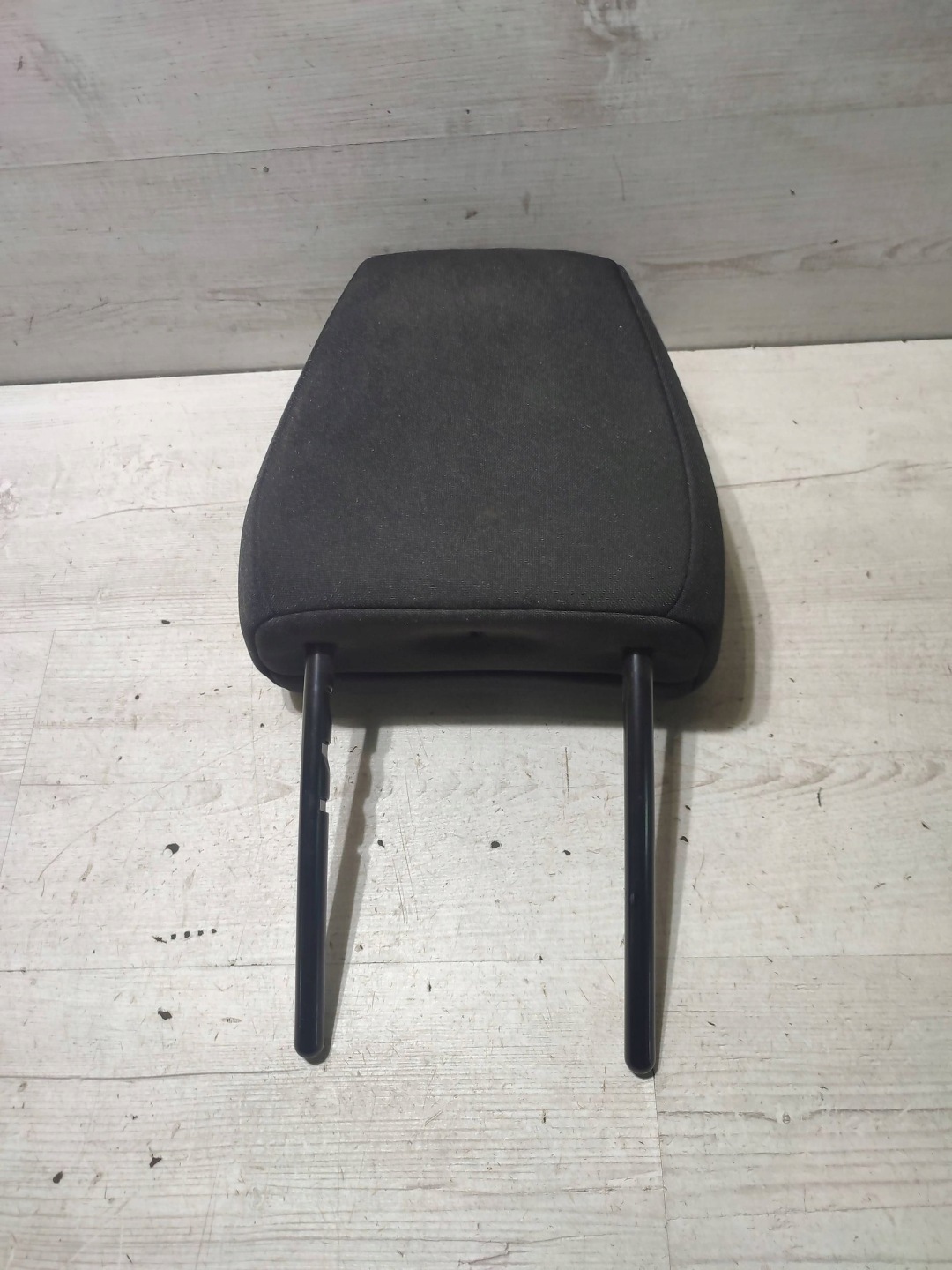 Peugeot 2008 II 2020 front side left rest seat of the front