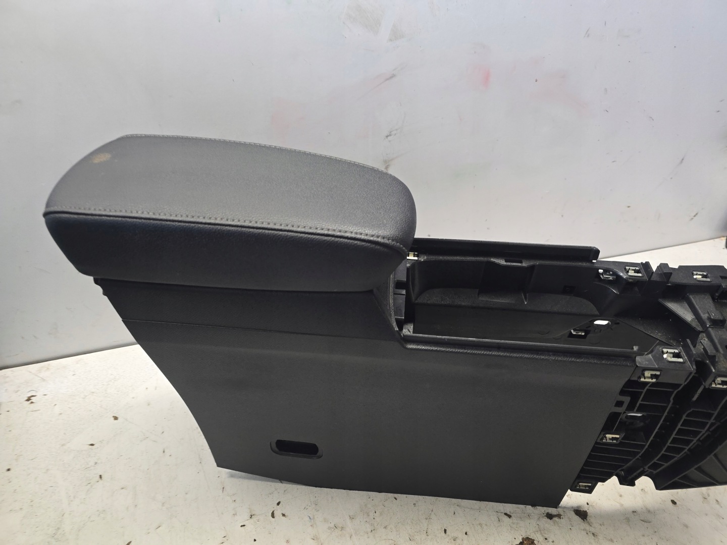 OPEL MOKKA B II 2020+ TUNEL central armrest
