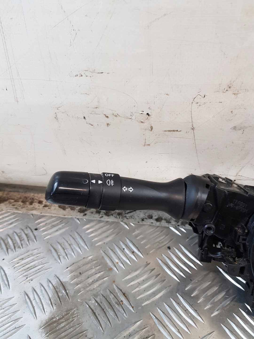 DEVIO LUCI TERGICRISTALLO TERGI 17F001 173848 TOYOTA AYGO e
