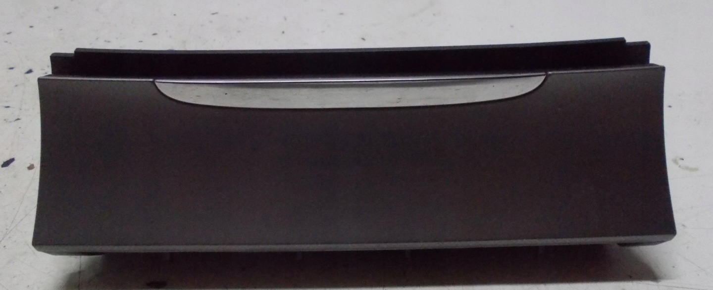 VW PASSAT B6 KOMBI 1.9 TDI 07R Cendrier 3C0863284A