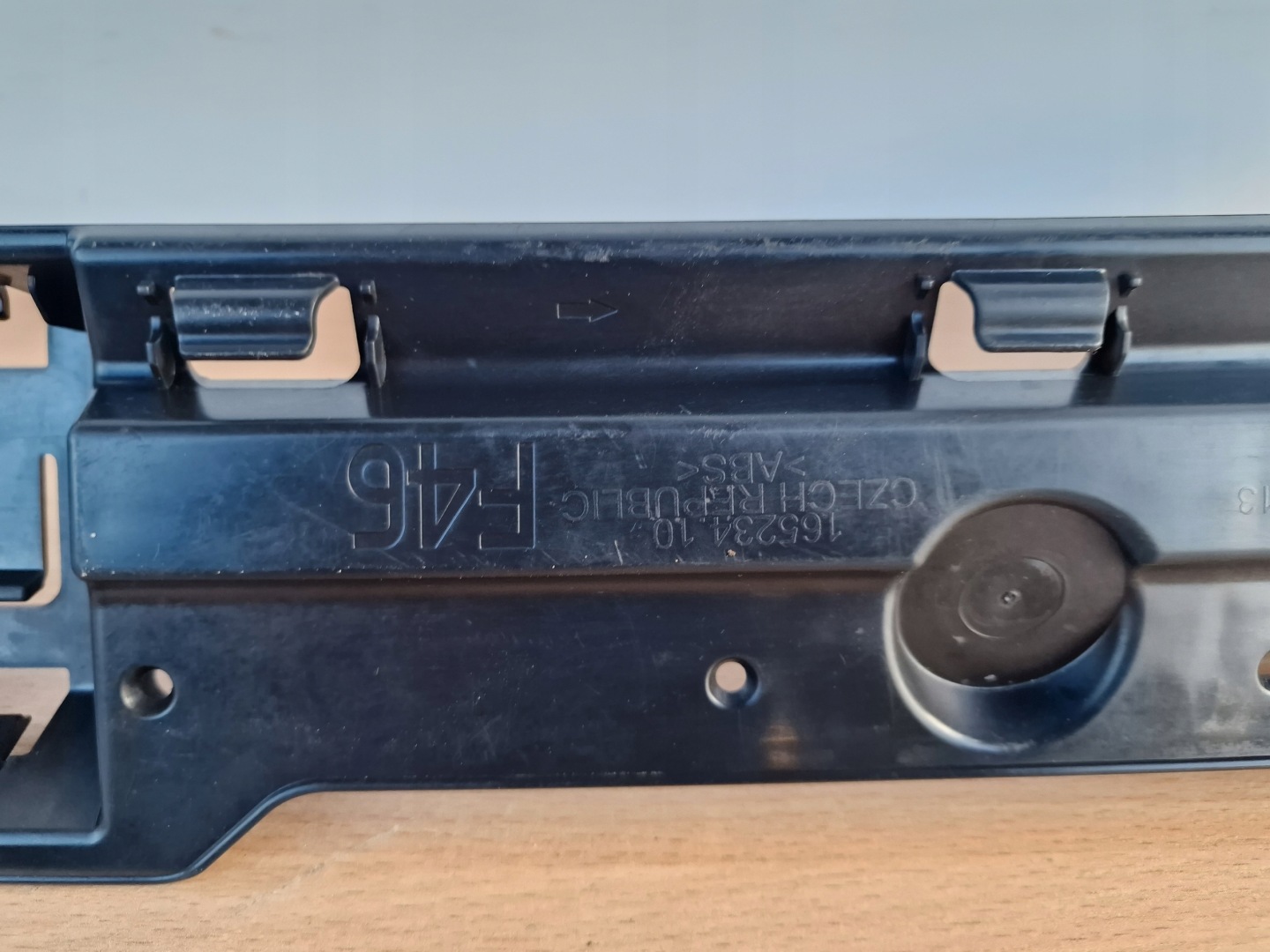 BMW F46 SUPPORT MONTAGE PARE-CHOCS ARRIÈRE TRAVERSE SUPPORT PLAQUE