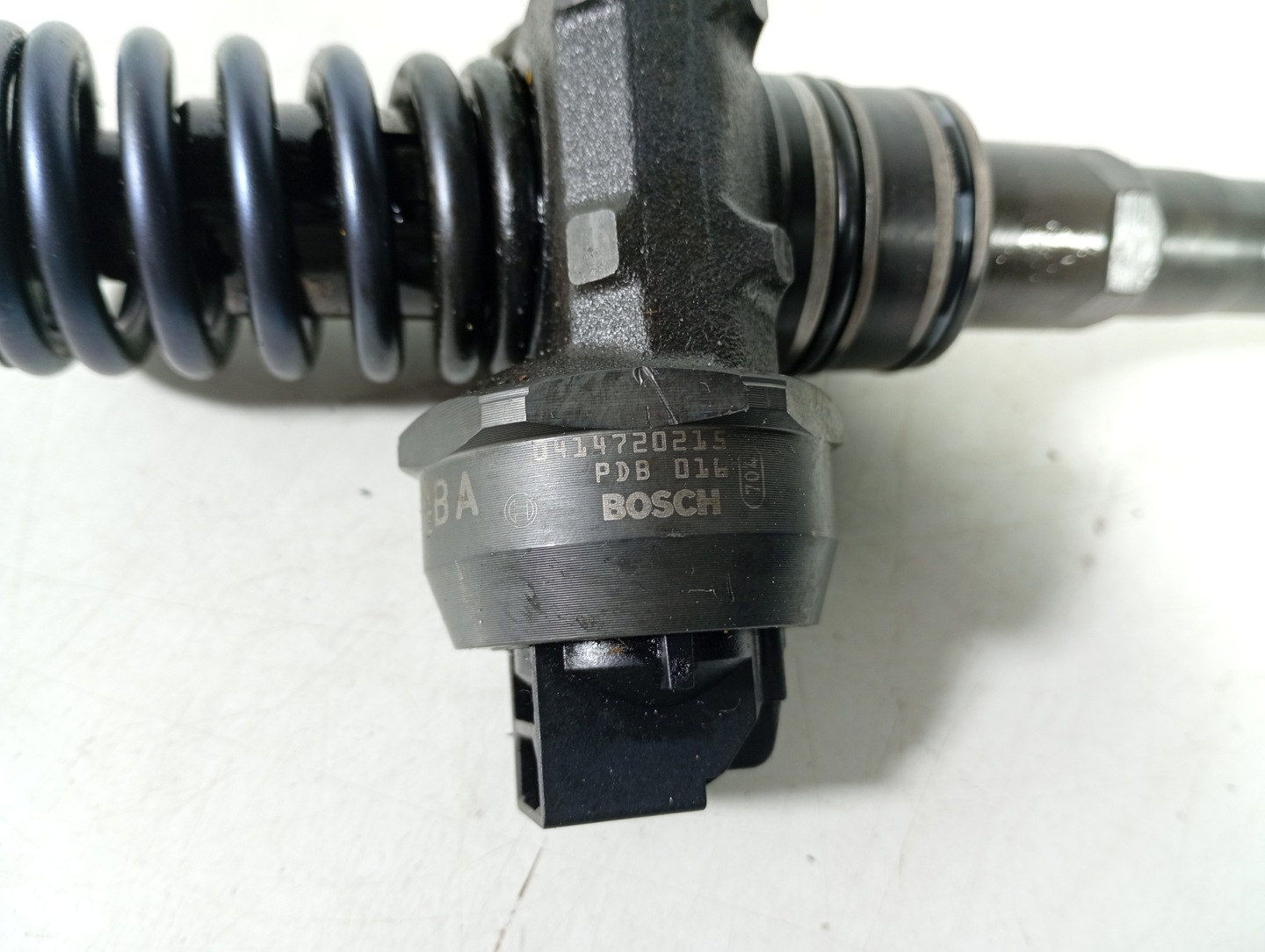 VW AUDI Einspritzdüse OE 038130073AG
