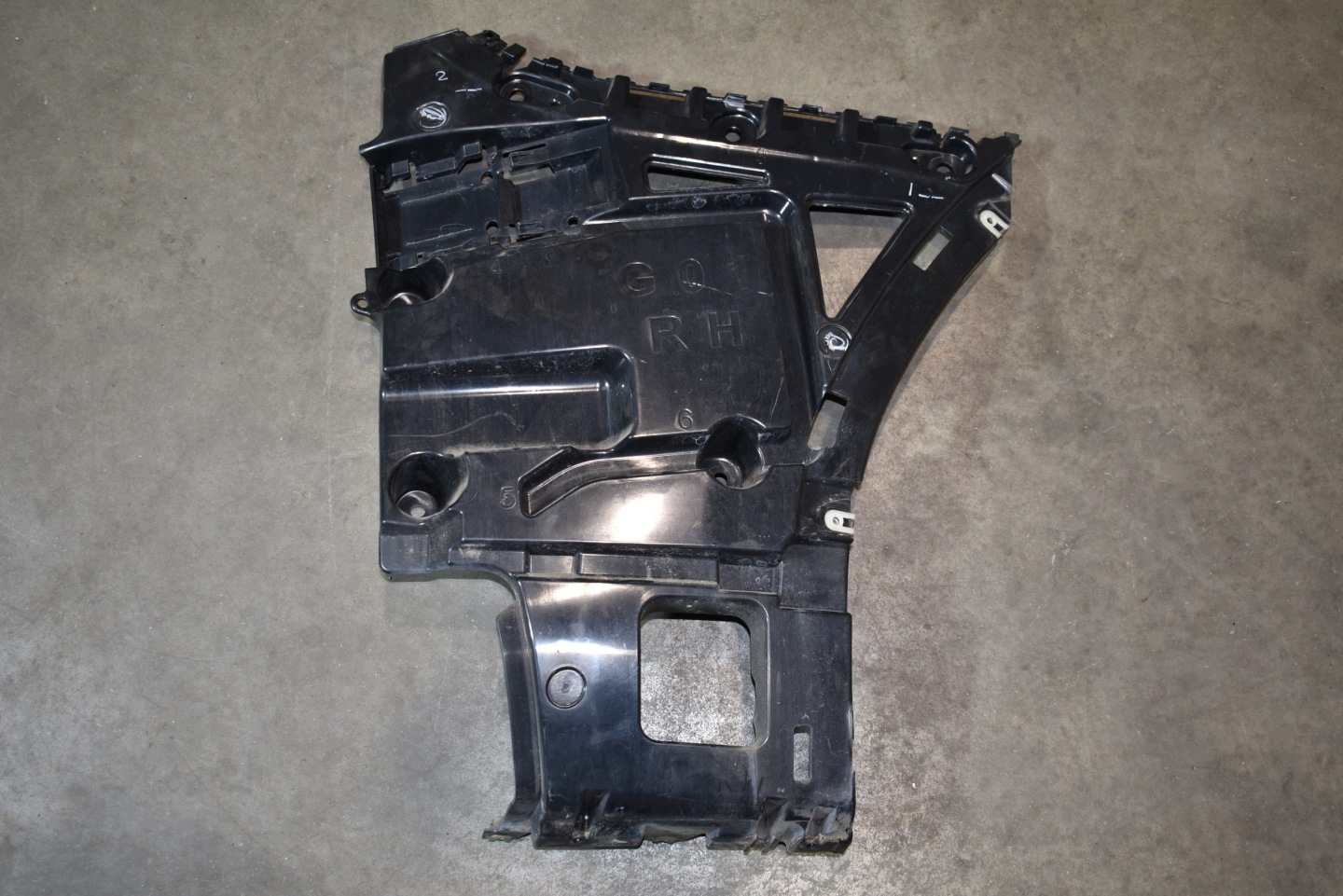 perfect condition bumper bracket rear part rear right BMW X3 G01 1