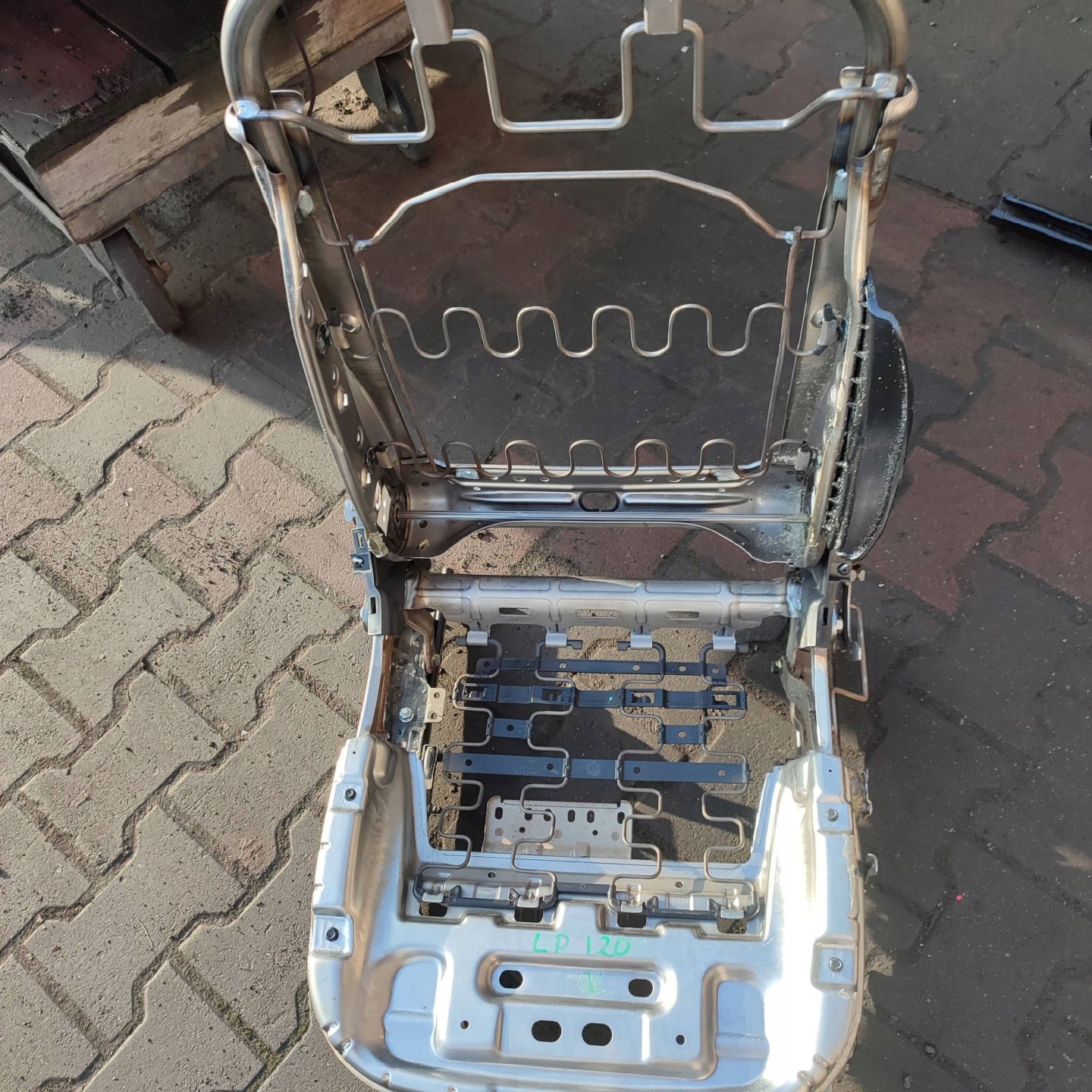 support seat driver´s front side left Hyundai i20 (GB IB)