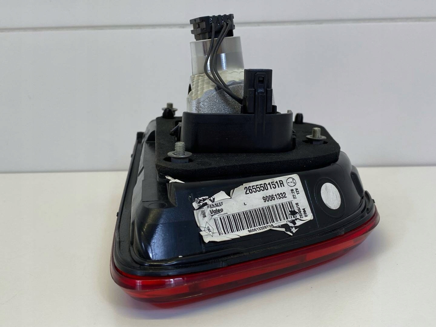 light rear to the bonnet left side Renault Kadjar 2018 265550151R