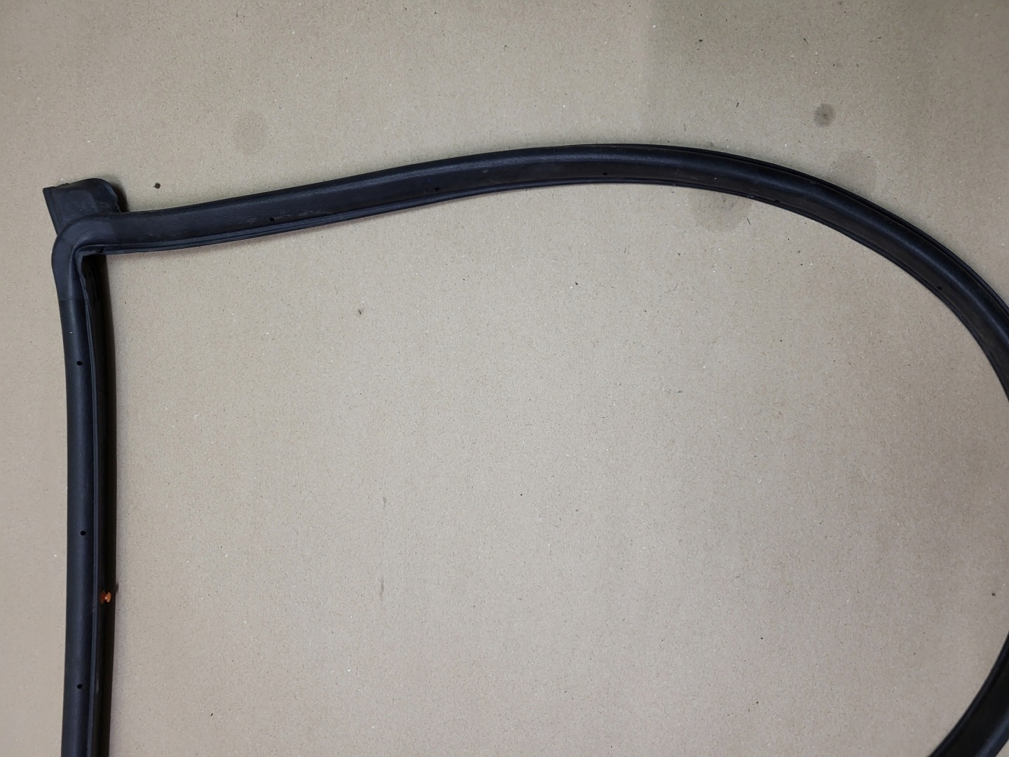 gasket Z door right front HYUNDAI i20 II 0E