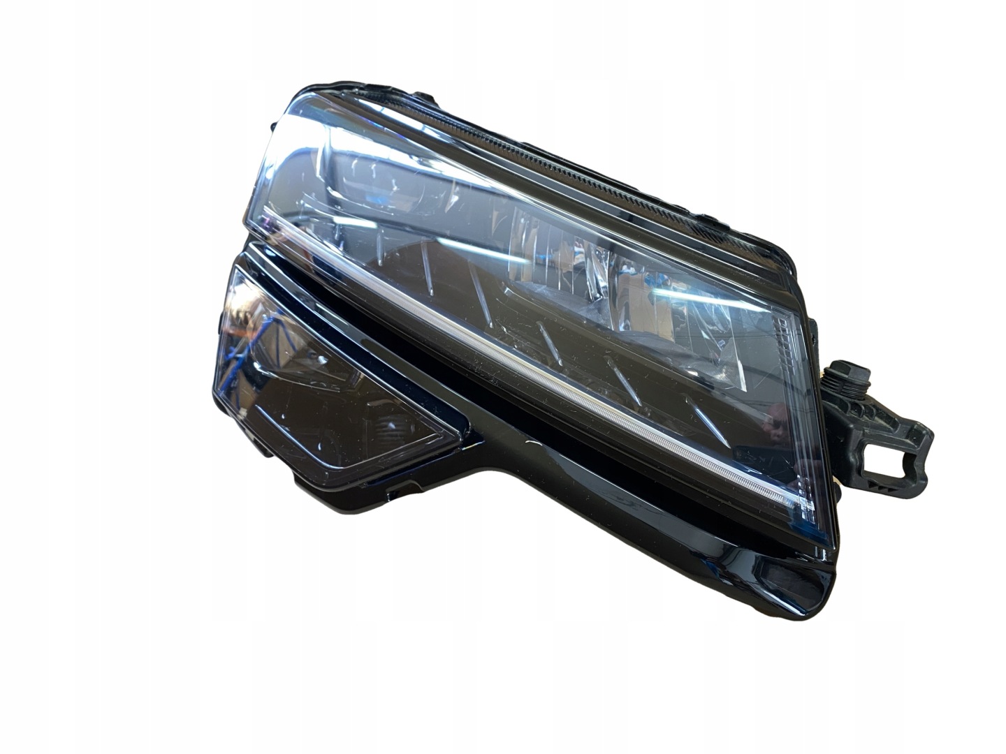 SKODA KAROQ 57B light right FULL LED 57B941016D