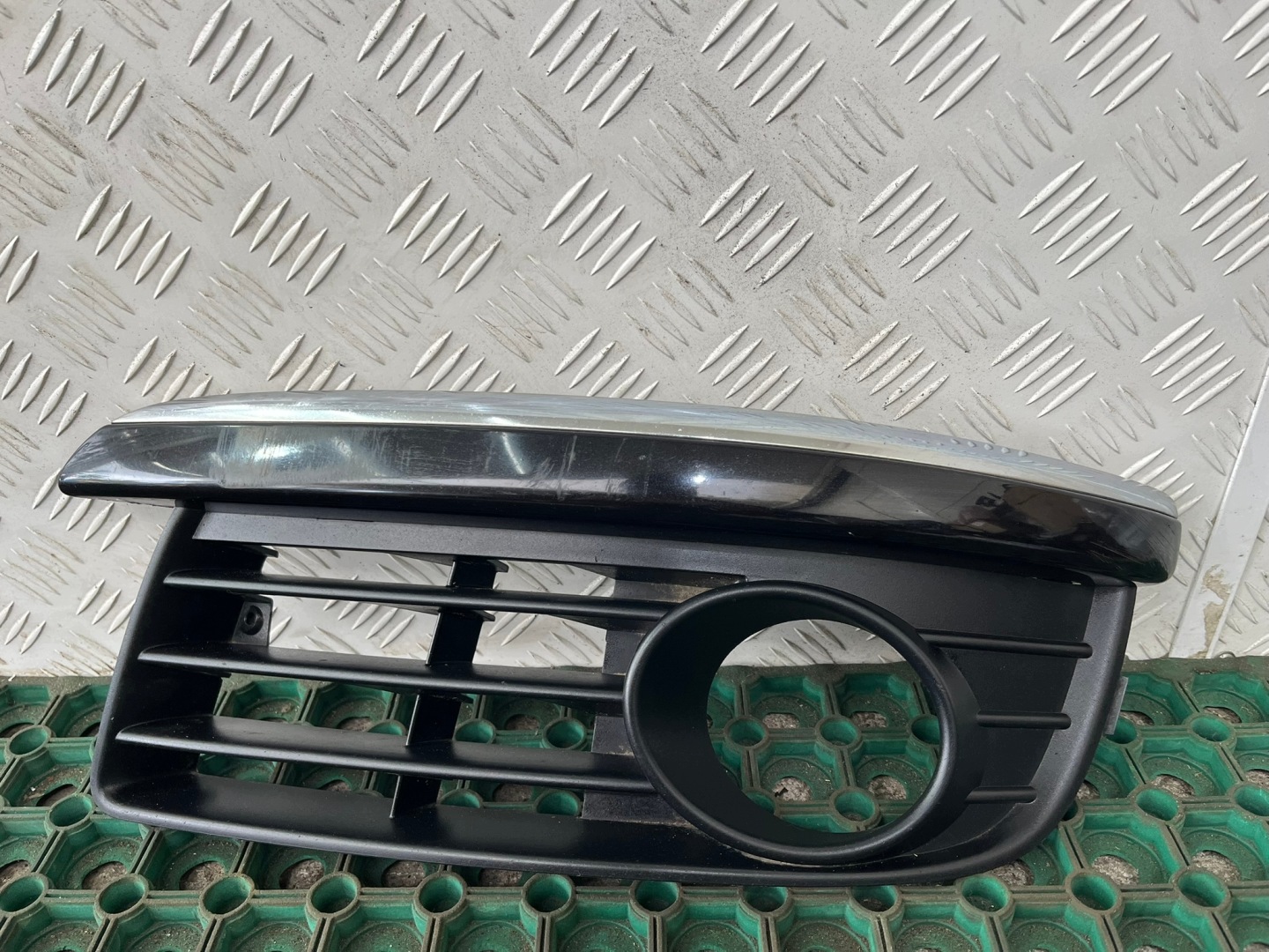 VW GOLF JETTA V 05-08 grid of a bumper front left front 1K0853665K OE