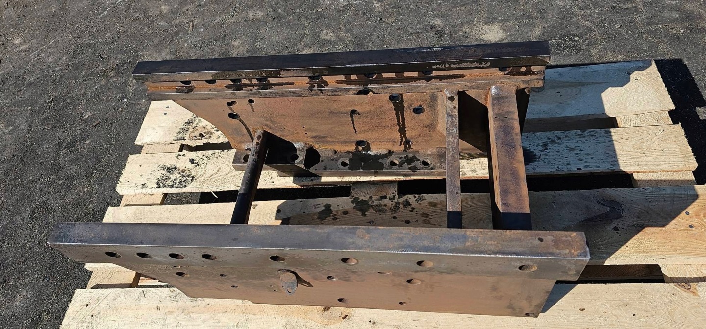 rail hook rear part NEW HOLLAND T8.390