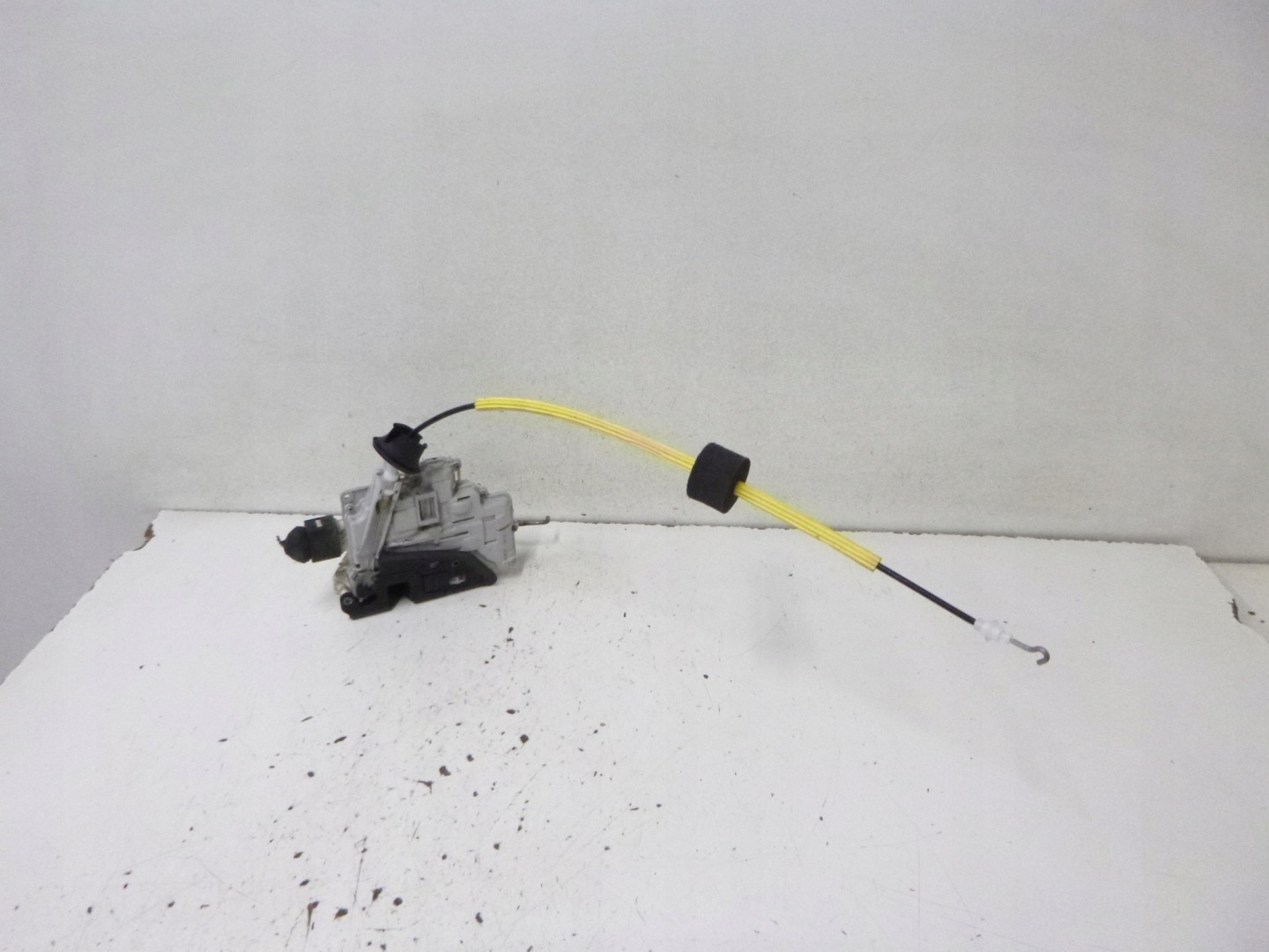 lock door rear part right Audi A6 C6 Kombi 2006r. 4F0839016A