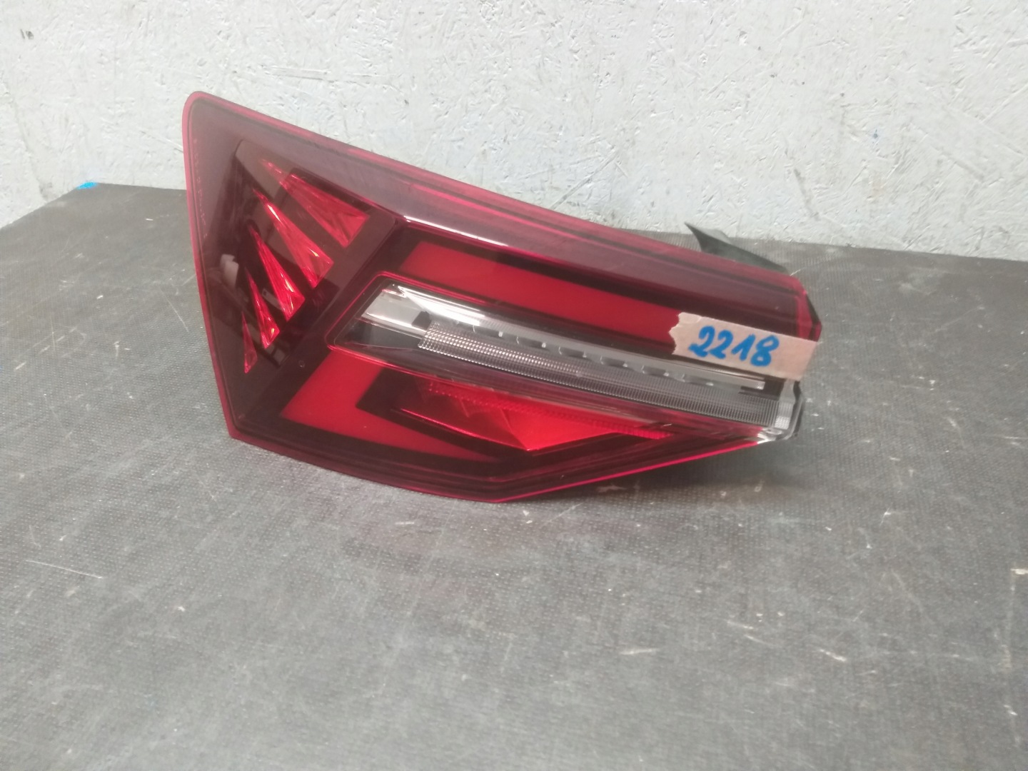 LIGHT REAR PART LEFT SKODA KAROQ LIFT 57A945207C