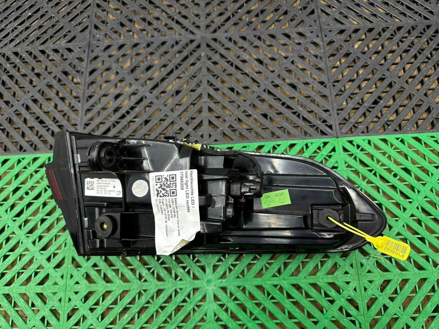 light rear rear part side right BMW 2 Active Tourer U06 8494360