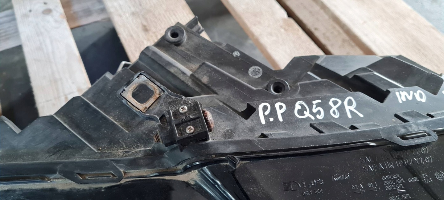 Q5 8R light right right front front ANGLIK 8R0941004M