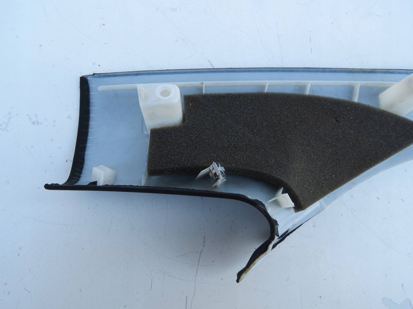 plastic cover SLUPKA left VOLVO S90 2.0 V90