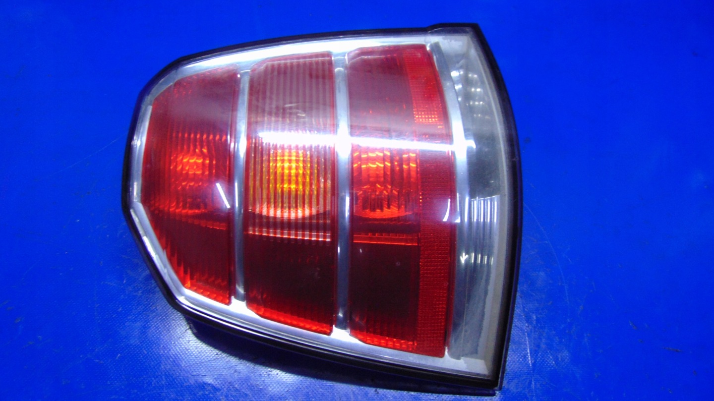 feu gauche arrière OPEL ZAFIRA B 05-14 ROKPOMPA