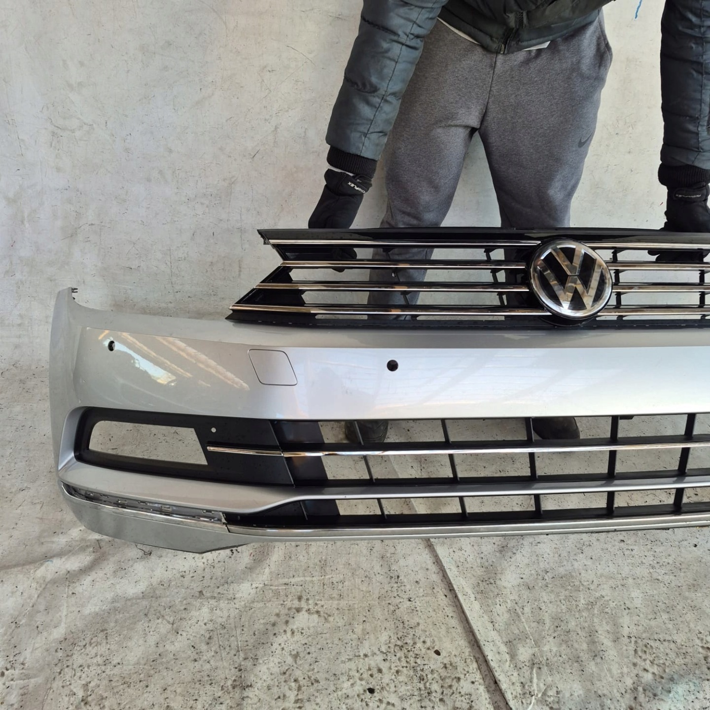 VW PASSAT B8 3G0 HIGHLINE 14- bumper front front PDC 3G0807221A