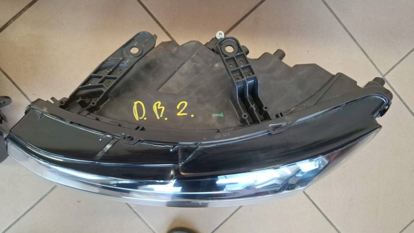 REFLEKTOR front left right DACIA BIGSTER as new 260107725R 260603515R