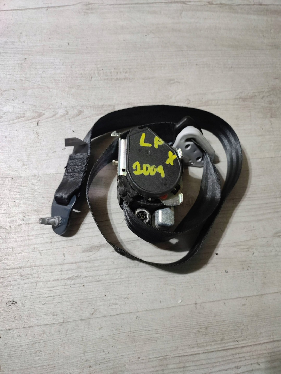 Peugeot 2008 and 2018 front side left tension belt safety