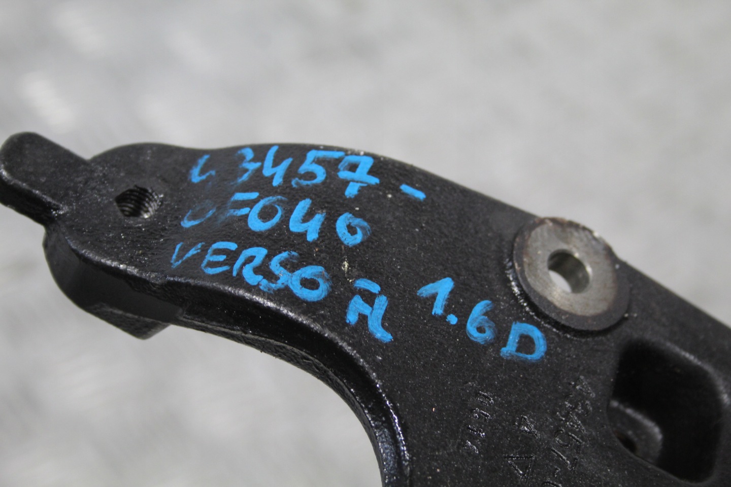 SUPPORT SUPPORT PLAQUE TOYOTA VERSO LIFT 43457-0F040